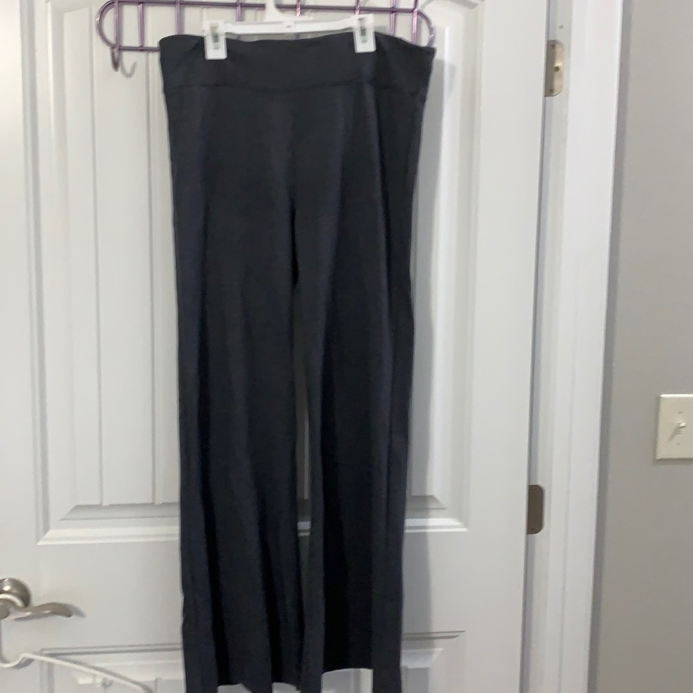 Vertically striped nice gray BetaBrand pants with no front pockets